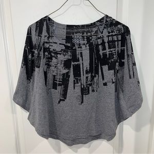 VANS Butterfly Cut Top Shirt size XS Womens Dolman Sleeve City Graphics Gray